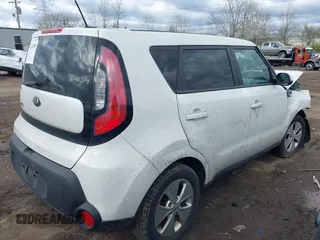 2014 Kia Soul with VIN KNDJN2A27E7010962, listed as a IAAI auction lot 42024098 with 97,370 mi miles. Bid and sale history available at carsss.com. Image 4.
