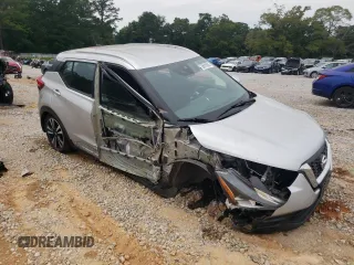 2020 Nissan Kicks SV z VIN 3N1CP5CV7LL555051, wystawiony jako Copart lot #58018605 z przebiegiem 33 326 mil mil oraz Szkoda całkowita • Salvage title. Historia ofert i sprzedaży dostępna na DreamBid. Obrazek 4.
