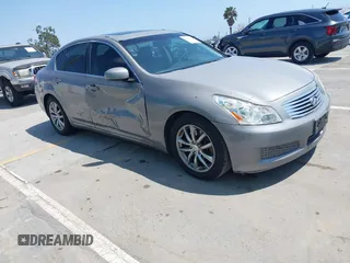 2007 Infiniti G35 Journey with VIN JNKBV61E97M729946, listed as a IAAI auction lot 42161256 with 186,862 mi miles. Bid and sale history available at carsss.com. Image 1.