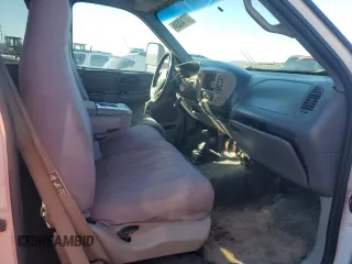 1999 Ford F-150 с VIN 1FTRX18W1XKB45838, выставлен на аукционе Copart как лот 78747524 с пробегом Не указан миль и Чистый • Clean title. История ставок и продаж доступна на DreamBid. Изображение 7.