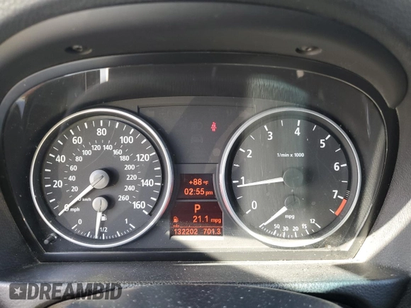 2006 BMW 3 Series 330i with VIN WBAVB33596PS17634, listed as a Copart auction lot 47486315 with 132,202 mi miles and Clean Title. Bid and sale history available at carsss.com. Image 9.