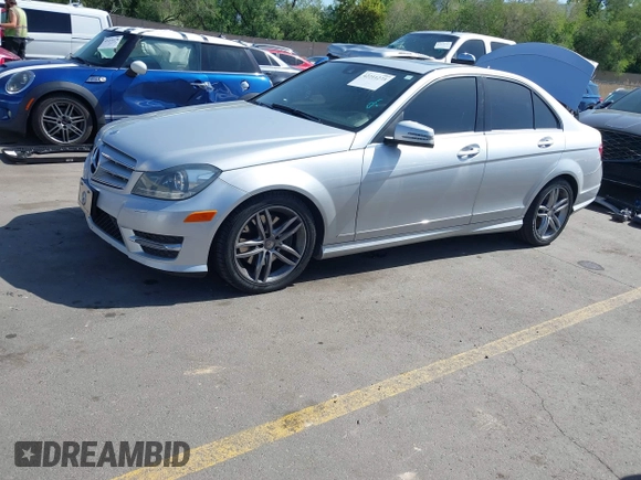 2013 Mercedes-Benz C 300 Sport с VIN WDDGF8AB2DR289465, выставлен на аукционе IAAI как лот 42211273 с пробегом 124 674 миль миль и . История ставок и продаж доступна на DreamBid. Изображение 17.