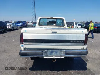 1987 Ford F-250 with VIN 1FTHF2518HKA08300, listed as a IAAI auction lot 41984273 with 37,267 mi miles and . Bid and sale history available at DreamBid. Image 8.
