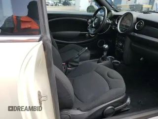 2014 MINI Coupe S z VIN WMWSX3C5XET409347, wystawiony jako Copart lot #56321384 z przebiegiem 81 070 mil mil oraz Szkody całkowita. Historia ofert i sprzedaży dostępna na DreamBid. Obrazek 11.