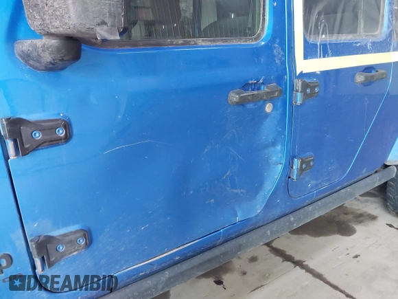 2021 Jeep Gladiator Willys with VIN 1C6HJTAG9ML535479, listed as a IAAI auction lot 41212241 with 81,044 mi miles and . Bid and sale history available at DreamBid. Image 19.