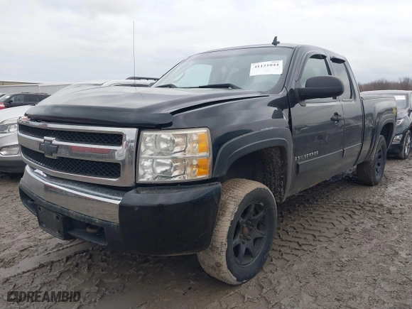 2007 Chevrolet Silverado 1500 LT w/1LT with VIN 1GCEK19J57Z513641, listed as a IAAI auction lot 41121044 with 225,809 mi miles. Bid and sale history available at carsss.com. Image 18.