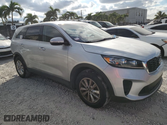 2020 Kia Sorento LX z VIN 5XYPG4A31LG633261, wystawiony jako Copart lot #82196714 z przebiegiem 214 220 mil mil oraz Szkoda całkowita • Salvage title. Historia ofert i sprzedaży dostępna na DreamBid. Obrazek 4.