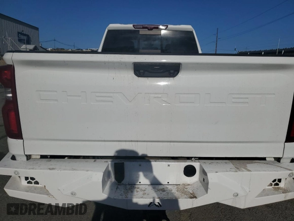 2022 Chevrolet Silverado 3500HD High Country with VIN 1GC4YVEY7NF114457, listed as a Copart auction lot 72628924 with 115,513 mi miles and Salvage Title. Bid and sale history available at carsss.com. Image 6.