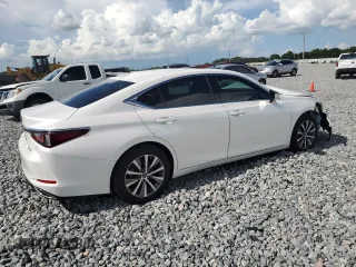 2021 Lexus ES 350 with VIN 58ADZ1B10MU089042, listed as a Copart auction lot 62071455 with 28,042 mi miles and Salvage title. Bid and sale history available at DreamBid. Image 3.