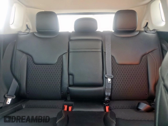 2018 Jeep Compass Latitude with VIN 3C4NJDBB1JT261988, listed as a Copart auction lot 60912235 with 67,929 mi miles and Salvage title. Bid and sale history available at DreamBid. Image 10.