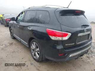 2013 Nissan Pathfinder SL z VIN 5N1AR2MM8DC629640, wystawiony jako IAAI lot #42181278 z przebiegiem 101 840 mil mil oraz . Historia ofert i sprzedaży dostępna na DreamBid. Obrazek 3.
