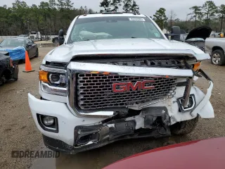 2015 GMC Sierra 2500HD available WiFi Denali with VIN 1GT120E80FF135532, listed as a Copart auction lot 46304005 with 192,795 mi miles and Salvage Title. Bid and sale history available at carsss.com. Image 5.