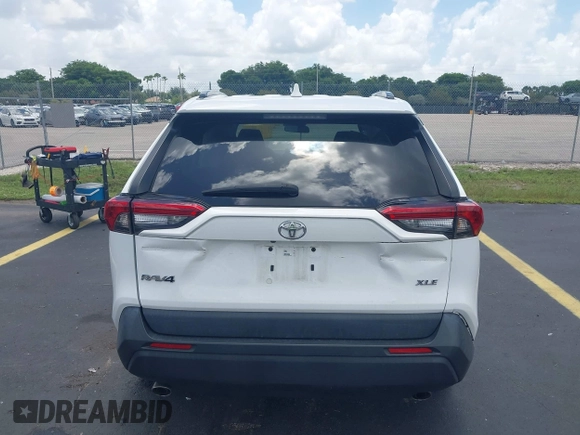 2021 Toyota RAV4 XLE with VIN 2T3W1RFV1MC136218, listed as a IAAI auction lot 42507539 with 32,351 mi miles and . Bid and sale history available at DreamBid. Image 16.