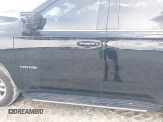 2021 Chevrolet Tahoe LT z VIN 1GNSCNKD8MR248213, wystawiony jako IAAI lot #41173322 z przebiegiem 121 393 mil mil oraz . Historia ofert i sprzedaży dostępna na DreamBid. Obrazek 18.
