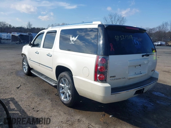 2010 GMC Yukon XL Denali with VIN 1GKUKMEF6AR157775, listed as a IAAI auction lot 41521509 with 201,836 mi miles. Bid and sale history available at carsss.com. Image 3.