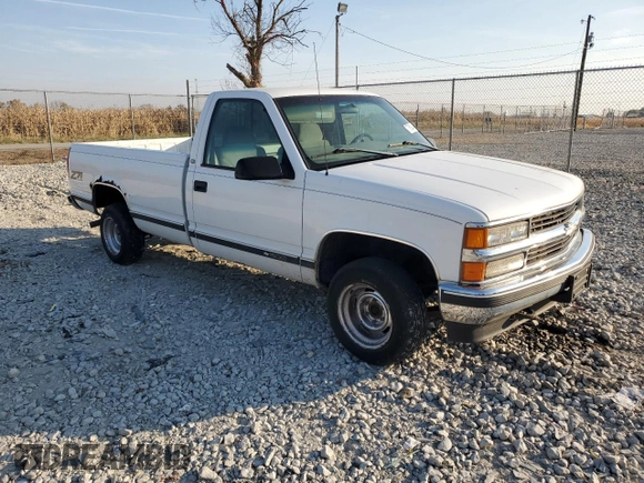 1998 Chevrolet Silverado 1500 with VIN 1GCEK14R1WZ203739, listed as a Copart auction lot 77809444 with 147,168 mi miles and Salvage Title. Bid and sale history available at DreamBid. Image 4.