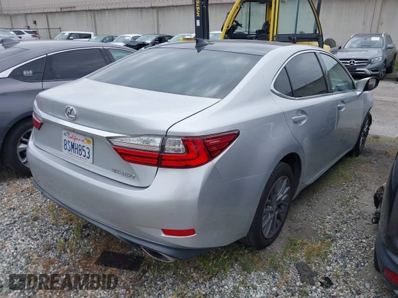 2018 Lexus ES with VIN 58ABK1GG5JU086299, listed as a IAAI auction lot 41636953 with 127,283 mi miles. Bid and sale history available at carsss.com. Image 4.