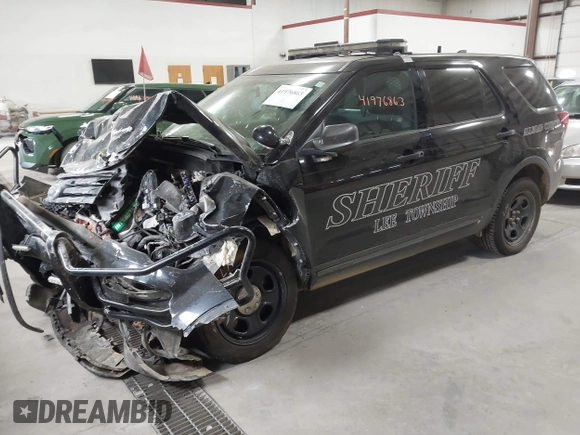 2018 Ford Police Interceptor Utility z VIN 1FM5K8AR5JGB91950, wystawiony jako IAAI lot #41976863 z przebiegiem Nie podano mil oraz . Historia ofert i sprzedaży dostępna na DreamBid. Obrazek 17.