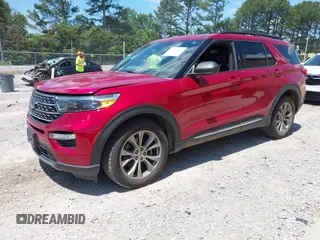 2020 Ford Explorer XLT z VIN 1FMSK8DH4LGA57214, wystawiony jako IAAI lot #42198256 z przebiegiem 136 149 mil mil oraz . Historia ofert i sprzedaży dostępna na DreamBid. Obrazek 2.