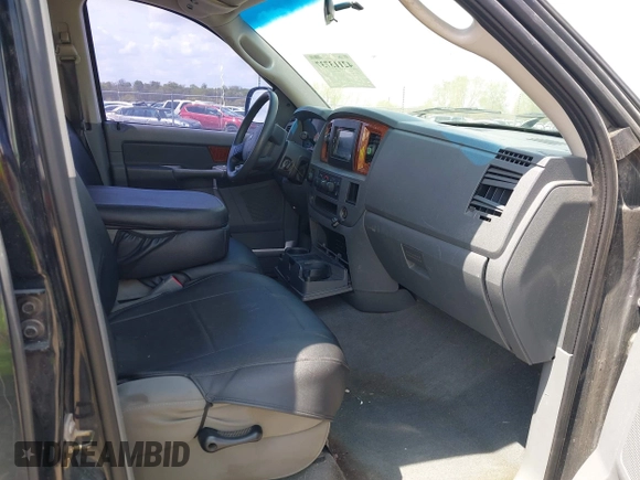 2006 Dodge 1500 ST with VIN 1D7HU18NX6J112309, listed as a IAAI auction lot 42113737 with 270,730 mi miles. Bid and sale history available at carsss.com. Image 5.