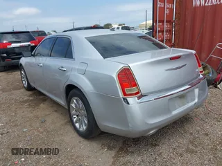 2012 Chrysler 300 Limited z VIN 2C3CCACG6CH216653, wystawiony jako IAAI lot #42108403 z przebiegiem 223 457 mil mil oraz . Historia ofert i sprzedaży dostępna na DreamBid. Obrazek 3.