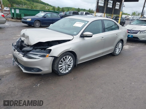 2014 Volkswagen Jetta TDI w/Premium/Nav with VIN 3VWLL7AJ9EM226026, listed as a IAAI auction lot 42219871 with 100,386 mi miles and . Bid and sale history available at DreamBid. Image 17.