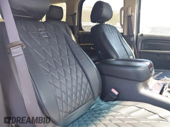 2013 GMC Yukon Denali with VIN 1GKS1EEF8DR209332, listed as a IAAI auction lot 41832403 with 208,800 mi miles. Bid and sale history available at carsss.com. Image 5.