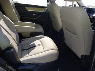 2025 Mazda CX-90 Preferred z VIN JM3KKBHDXS1224788, wystawiony jako IAAI lot #42007081 z przebiegiem 752 mil mil oraz . Historia ofert i sprzedaży dostępna na DreamBid. Obrazek 8.