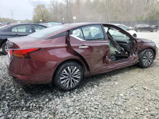 2025 Nissan Altima SV with VIN 1N4BL4DV9SN310365, listed as a Copart auction lot 52677915 with 12,080 mi miles and Salvage Title. Bid and sale history available at carsss.com. Image 3.
