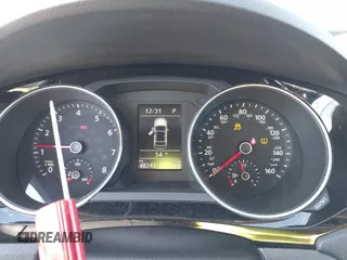 2017 Volkswagen Jetta SEL z VIN 3VWL17AJ0HM258163, wystawiony jako IAAI lot #41853477 z przebiegiem 48 243 mil mil oraz . Historia ofert i sprzedaży dostępna na DreamBid. Obrazek 7.