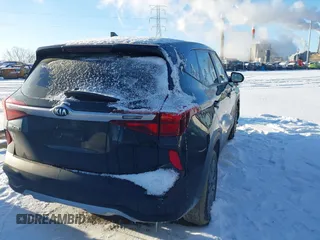 2021 Kia Seltos LX z VIN KNDEPCAAXM7104888, wystawiony jako IAAI lot #41598172 z przebiegiem 51 571 mil mil oraz . Historia ofert i sprzedaży dostępna na DreamBid. Obrazek 4.