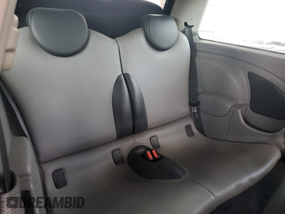 2006 MINI Hardtop with VIN WMWRC33526TK15620, listed as a Copart auction lot 54130715 with 116,981 mi miles and Salvage title. Bid and sale history available at DreamBid. Image 10.