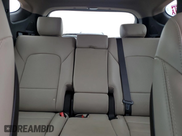 2017 Hyundai Santa Fe 2.4L z VIN 5XYZUDLB6HG411375, wystawiony jako Copart lot #50551165 z przebiegiem 35 597 mil mil oraz Czysty tytuł • Clean title. Historia ofert i sprzedaży dostępna na DreamBid. Obrazek 10.