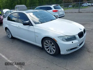2009 BMW 3 Series 328i xDrive z VIN WBAPK53529A511372, wystawiony jako IAAI lot #42412869 z przebiegiem 213 597 mil mil oraz . Historia ofert i sprzedaży dostępna na DreamBid. Obrazek 1.