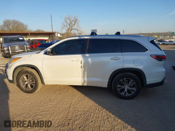 2014 Toyota Highlander XLE z VIN 5TDKKRFH9ES034849, wystawiony jako IAAI lot #41792720 z przebiegiem 171 521 mil mil oraz . Historia ofert i sprzedaży dostępna na DreamBid. Obrazek 14.