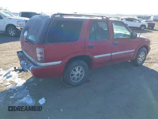 1998 GMC Jimmy SLT with VIN 1GKDT13W3W2539146, listed as a IAAI auction lot 40981941 with 1 mi miles. Bid and sale history available at carsss.com. Image 4.