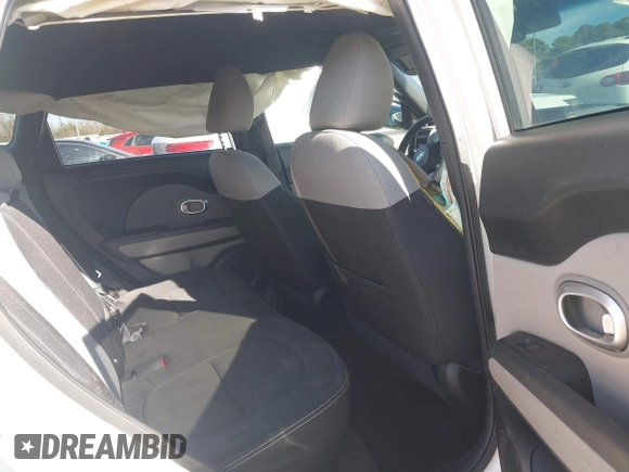 2016 Kia Soul + z VIN KNDJP3A53G7248109, wystawiony jako IAAI lot #41298416 z przebiegiem 150 708 mil mil oraz . Historia ofert i sprzedaży dostępna na DreamBid. Obrazek 8.
