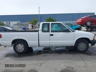 2003 GMC Sonoma SLS with VIN 1GTCS19X438272277, listed as a IAAI auction lot 41554041 with 168,682 mi miles. Bid and sale history available at carsss.com. Image 13.