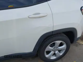 2019 Jeep Compass Latitude with VIN 3C4NJCBB2KT743820, listed as a IAAI auction lot 41692314 with 50,030 mi miles. Bid and sale history available at carsss.com. Image 20.