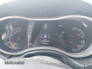 2017 Jeep Grand Cherokee Altitude z VIN 1C4RJFAG6HC892879, wystawiony jako IAAI lot #42080059 z przebiegiem 149 334 mil mil oraz . Historia ofert i sprzedaży dostępna na DreamBid. Obrazek 7.