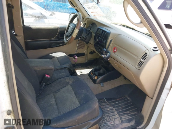 2004 Ford Ranger XL with VIN 1FTYR14U04PA07393, listed as a IAAI auction lot 42133788 with 135,212 mi miles. Bid and sale history available at carsss.com. Image 5.