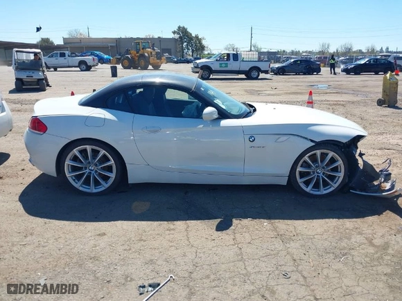 2011 BMW Z4 sDrive35i with VIN WBALM7C55BE383700, listed as a IAAI auction lot 41852272 with 101,562 mi miles. Bid and sale history available at carsss.com. Image 13.