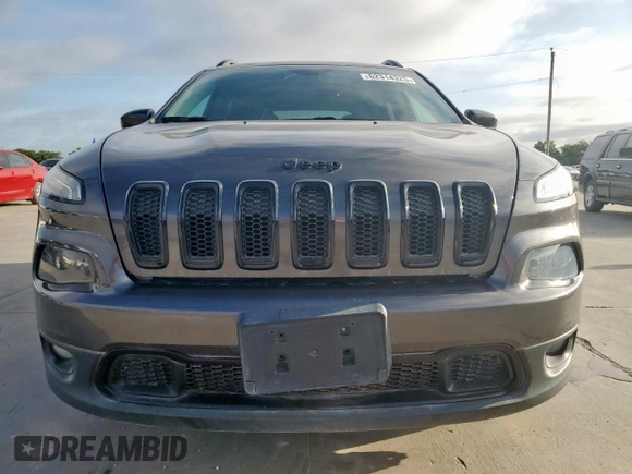 2018 Jeep Cherokee Latitude с VIN 1C4PJLCB2JD620255, выставлен на аукционе Copart как лот 62314325 с пробегом 72 798 миль миль и Списание • Salvage title. История ставок и продаж доступна на DreamBid. Изображение 5.