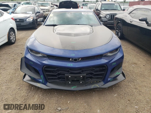2021 Chevrolet Camaro ZL1 with VIN 1G1FK1R62M0106059, listed as a Copart auction lot 63438574 with 16,980 mi miles and Salvage Title. Bid and sale history available at carsss.com. Image 5.