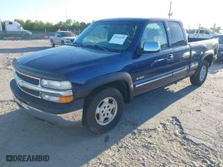 2000 Chevrolet Silverado 1500 LS with VIN 2GCEC19T6Y1319371, listed as a IAAI auction lot 42056328 with 177,762 mi miles. Bid and sale history available at carsss.com. Image 2.