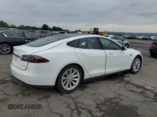 2016 Tesla Model S 90D with VIN 5YJSA1E26GF133699, listed as a Copart auction lot 62703535 with Not provided miles and Salvage title. Bid and sale history available at DreamBid. Image 3.
