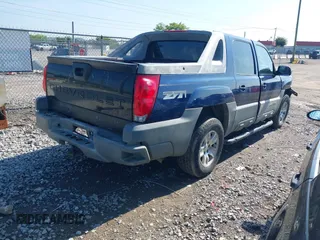2002 Chevrolet Avalanche with VIN 3GNEK13T32G147690, listed as a IAAI auction lot 42811424 with Not provided miles and . Bid and sale history available at DreamBid. Image 4.