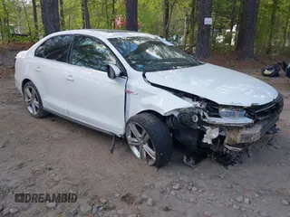 2017 Volkswagen Jetta GLI z VIN 3VW4T7AJ1HM400065, wystawiony jako IAAI lot #42055574 z przebiegiem 110 426 mil mil oraz . Historia ofert i sprzedaży dostępna na DreamBid. Obrazek 1.