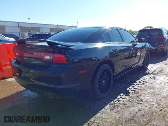 2013 Dodge Charger SE z VIN 2C3CDXBG1DH730428, wystawiony jako IAAI lot #42163825 z przebiegiem 98 664 mil mil oraz . Historia ofert i sprzedaży dostępna na DreamBid. Obrazek 4.
