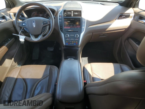2015 Lincoln MKC z VIN 5LMCJ1A94FUJ47221, wystawiony jako Copart lot #55670615 z przebiegiem 143 926 mil mil oraz Szkody całkowita. Historia ofert i sprzedaży dostępna na DreamBid. Obrazek 8.